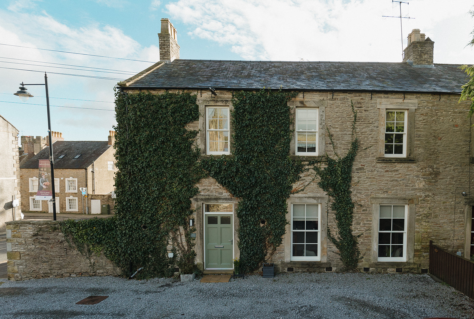 WanderHosts property